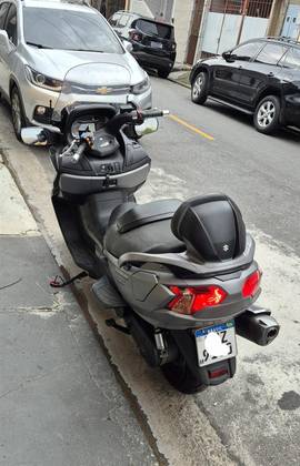SUZUKI BURGMAN 650 EXECUTIVE 